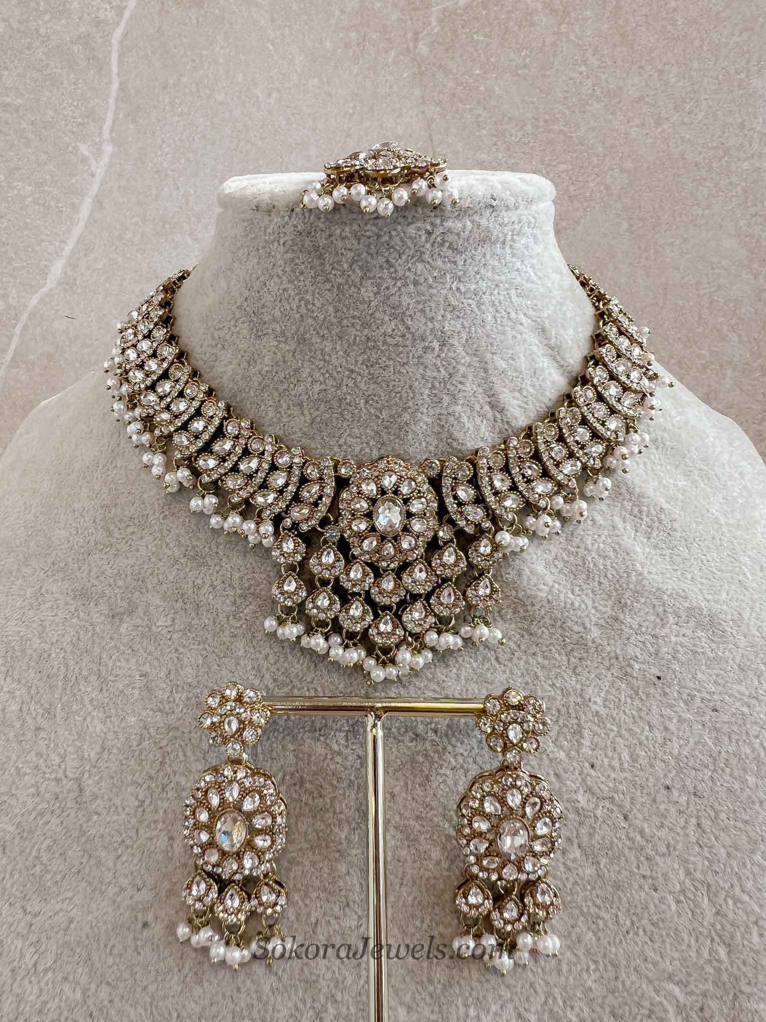 Clear Necklace set