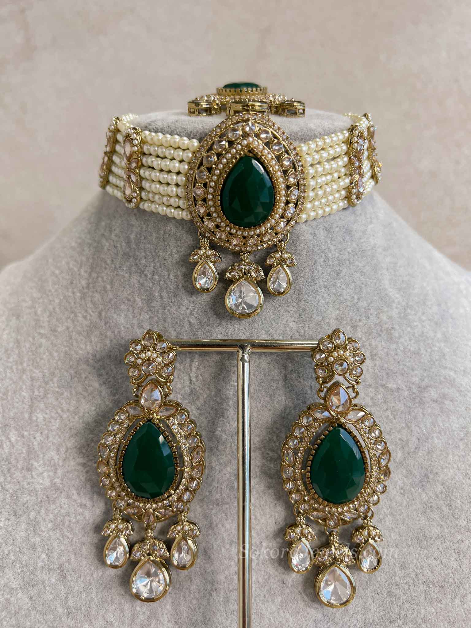 Antique Gold & Emerald Green Choker set