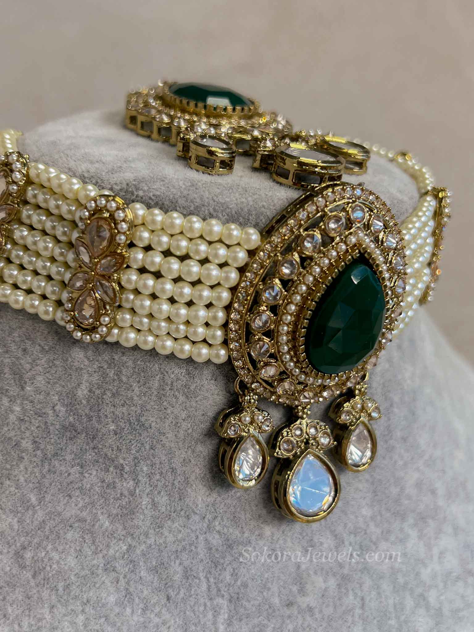 Antique Gold & Emerald Green Choker set