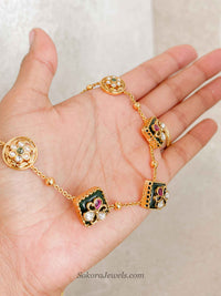 Dainty Kundan Green Motif Set