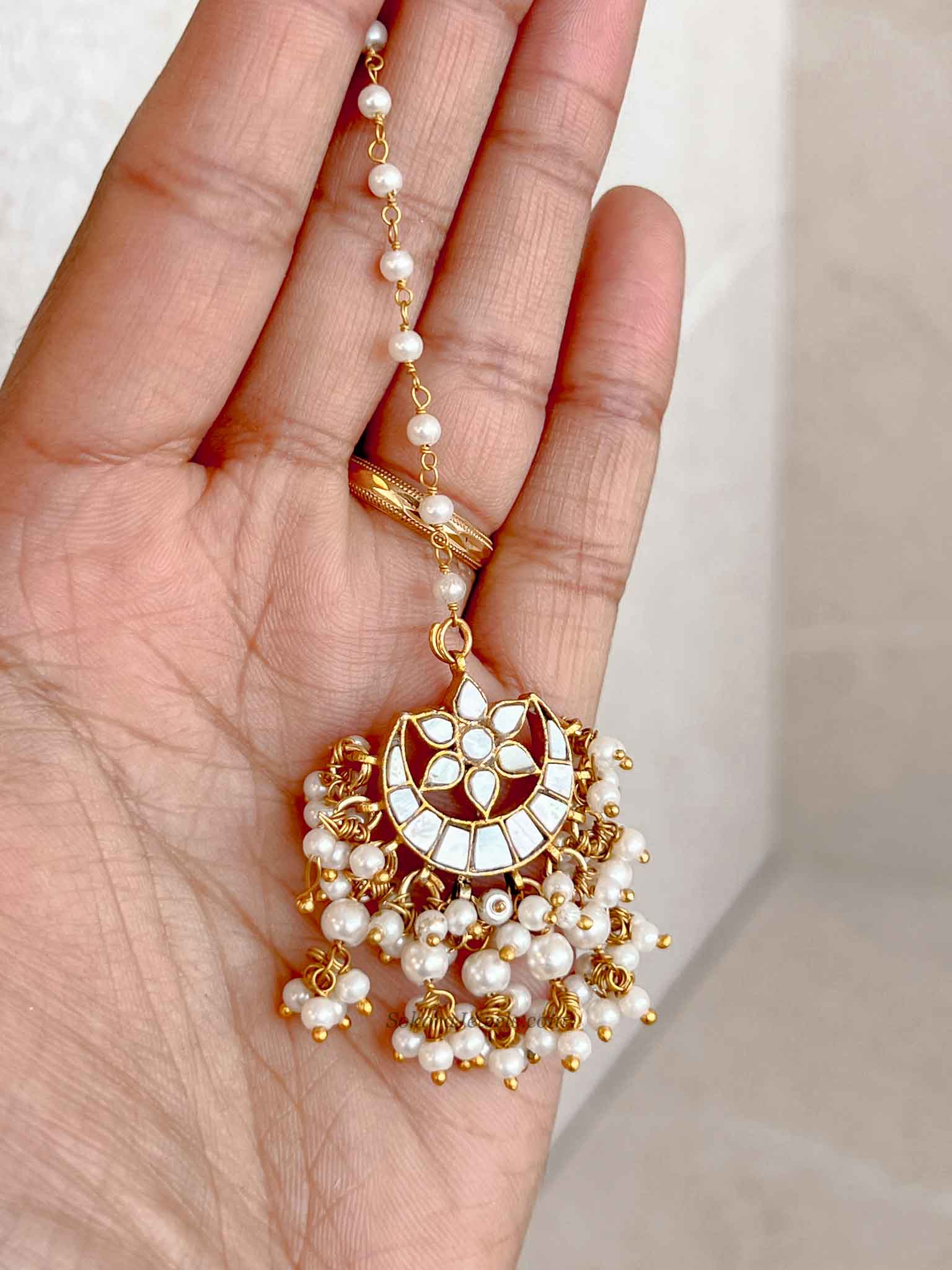 Small Mother of Pearl Tikka