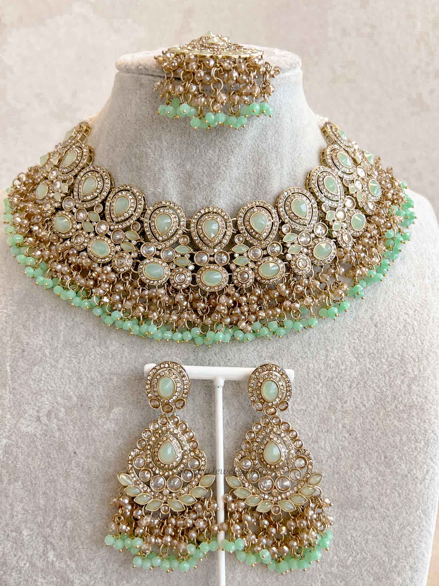 Colourful Antique Gold Necklace sets