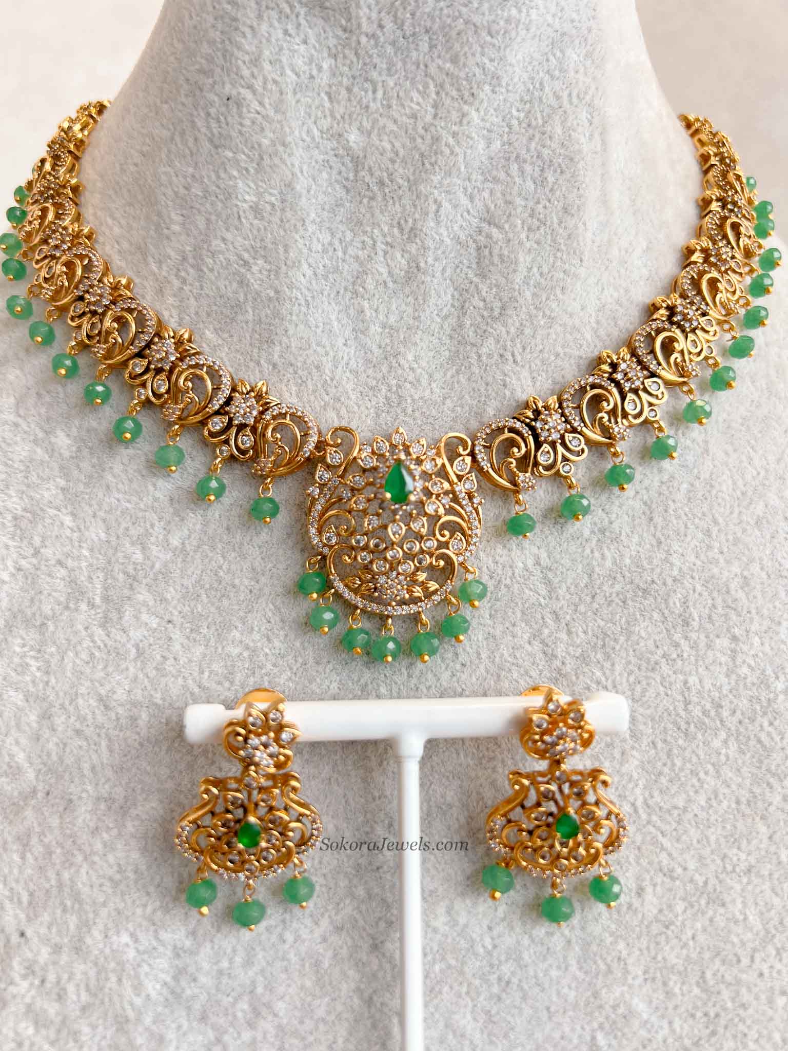 Green Heritage Pendant Necklace Set