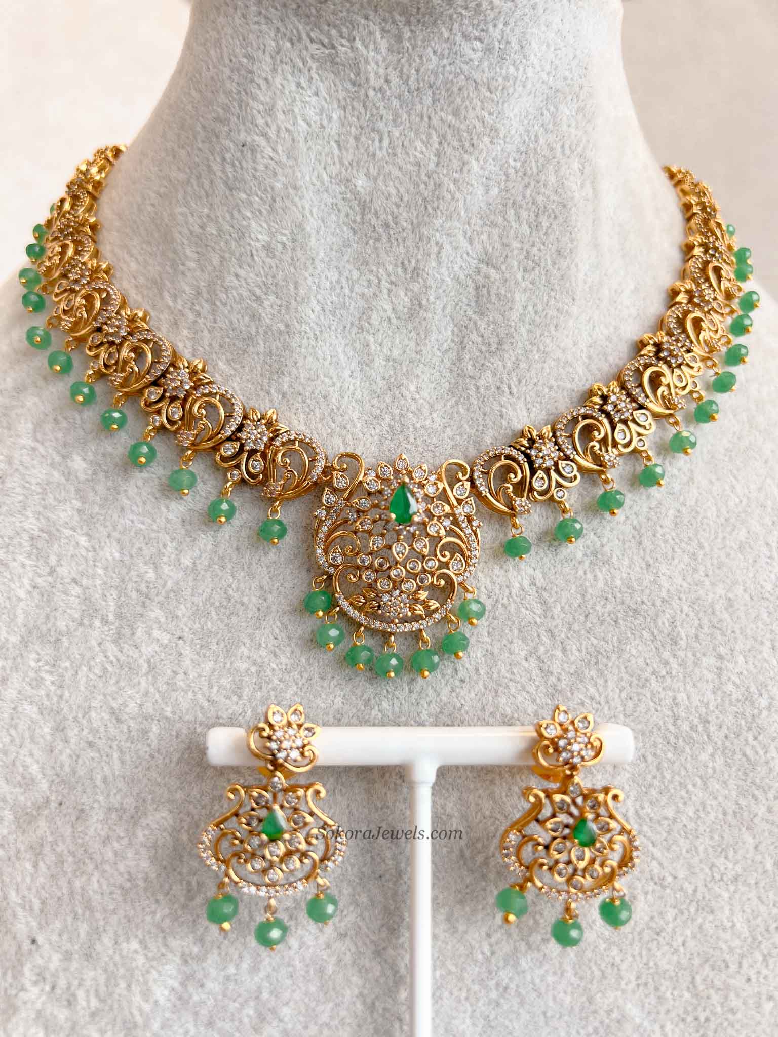 Green Heritage Pendant Necklace Set