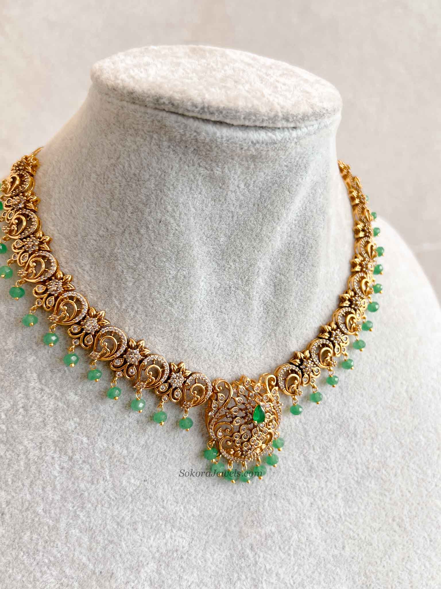 Green Heritage Pendant Necklace Set