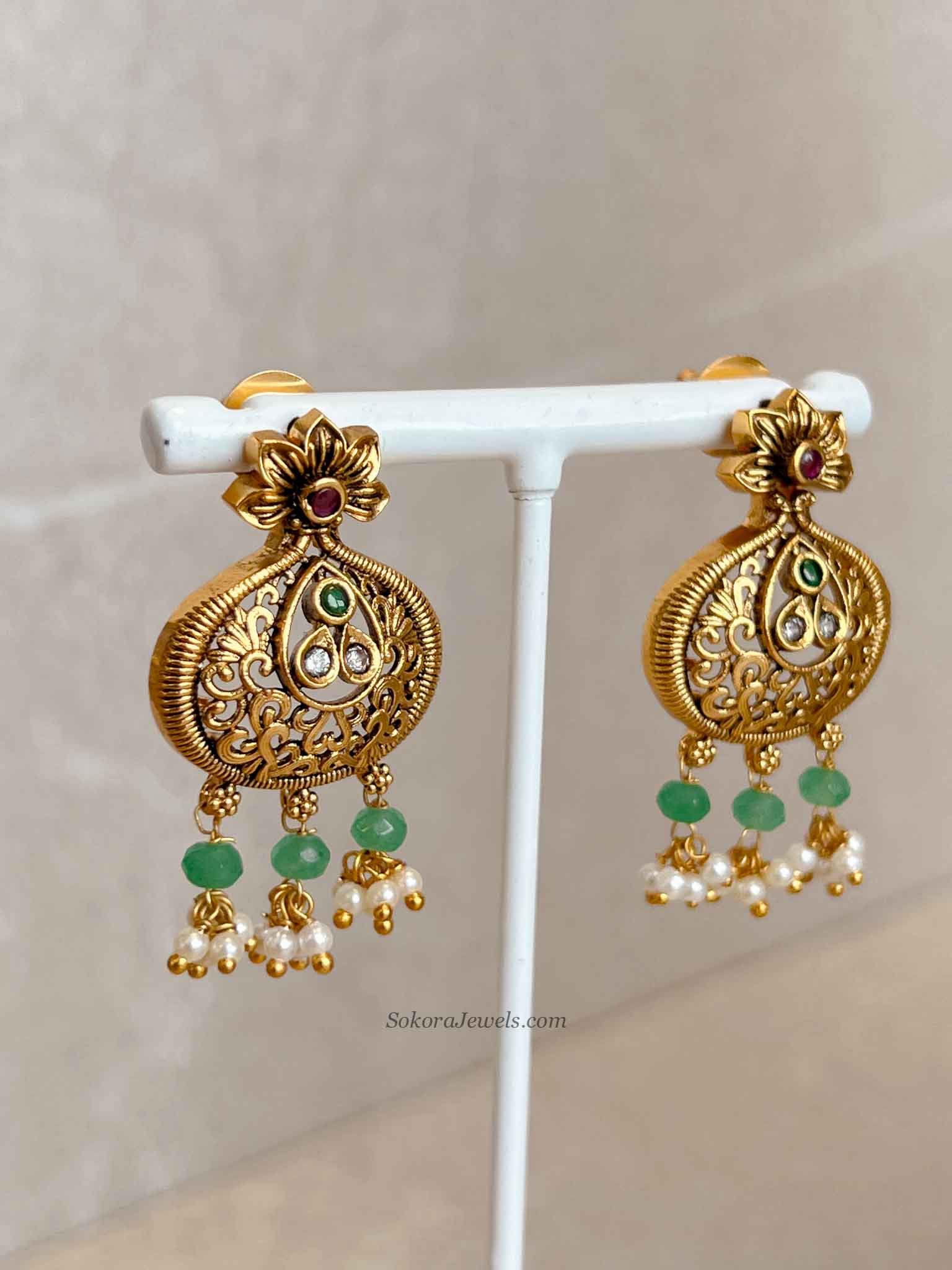 Green Heritage Simple Pendant Necklace Set