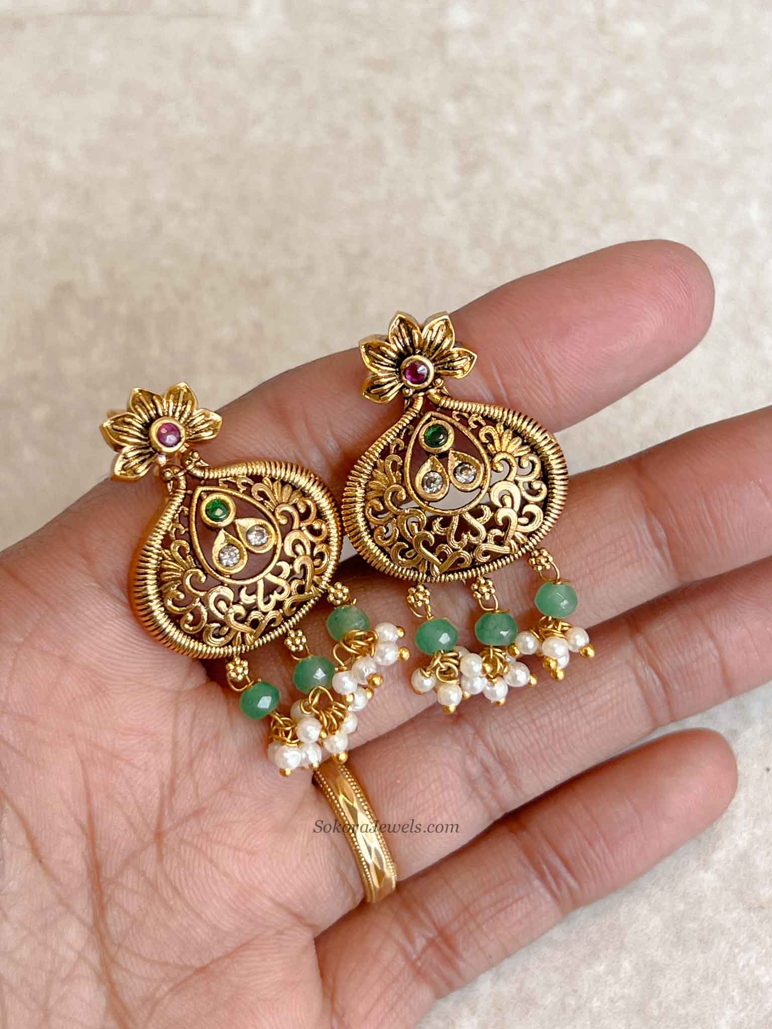 Green Heritage Simple Pendant Necklace Set