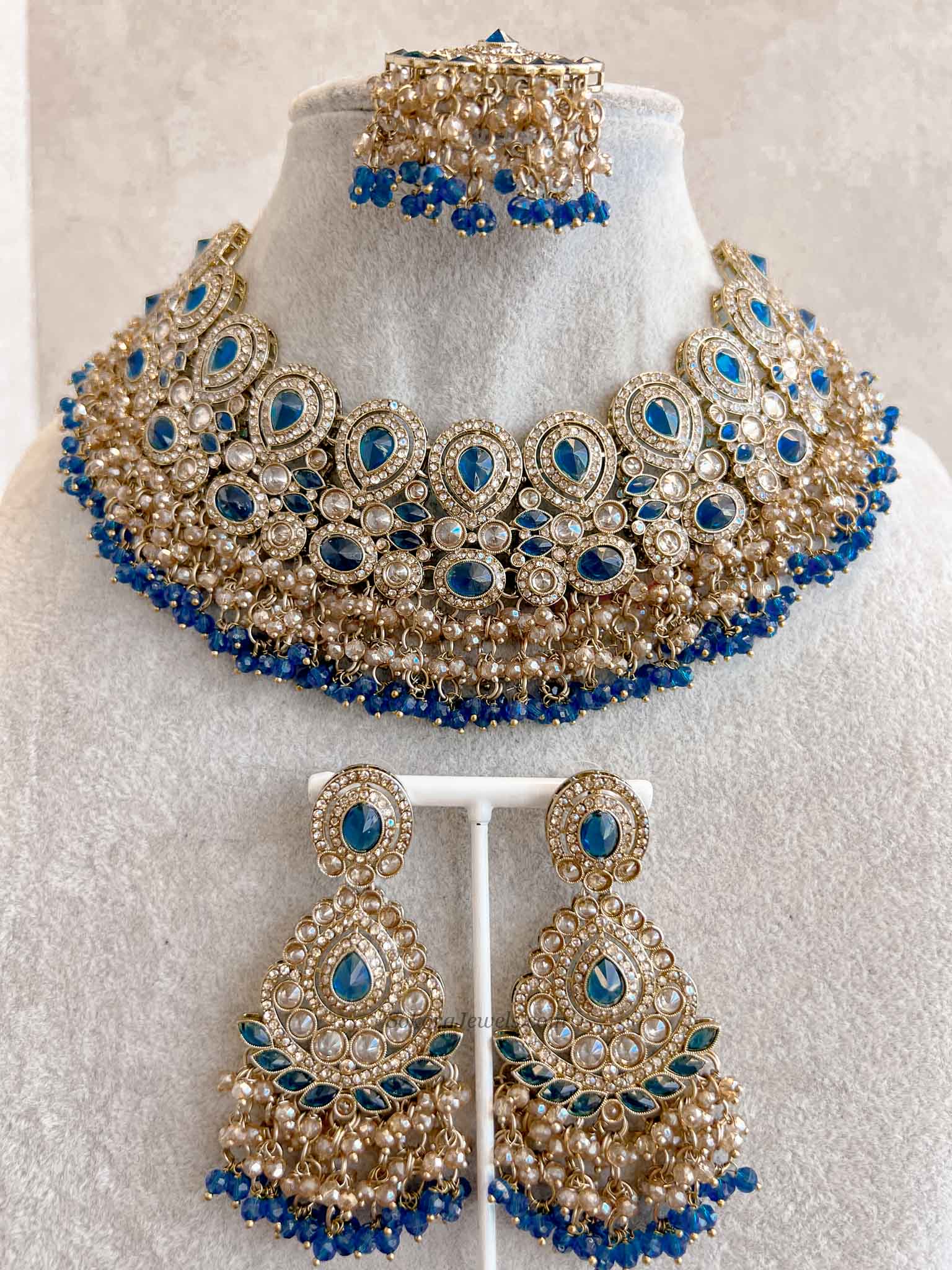 Colourful Antique Gold Necklace sets