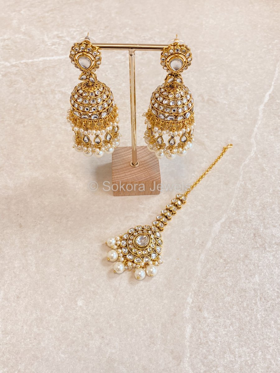 Adara Faux Kundan Earring & Tikka Set - Pearl - SOKORA JEWELSAdara Faux Kundan Earring & Tikka Set - Pearl