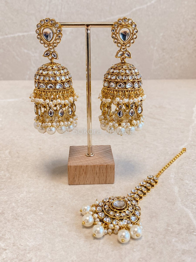 Adara Faux Kundan Earring & Tikka Set - Pearl - SOKORA JEWELSAdara Faux Kundan Earring & Tikka Set - Pearl