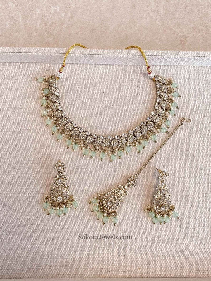 Aiza Clear Gold Necklace Set - SOKORA JEWELSAiza Clear Gold Necklace Set