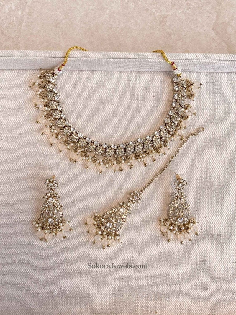 Aiza Clear Gold Necklace Set - SOKORA JEWELSAiza Clear Gold Necklace Set