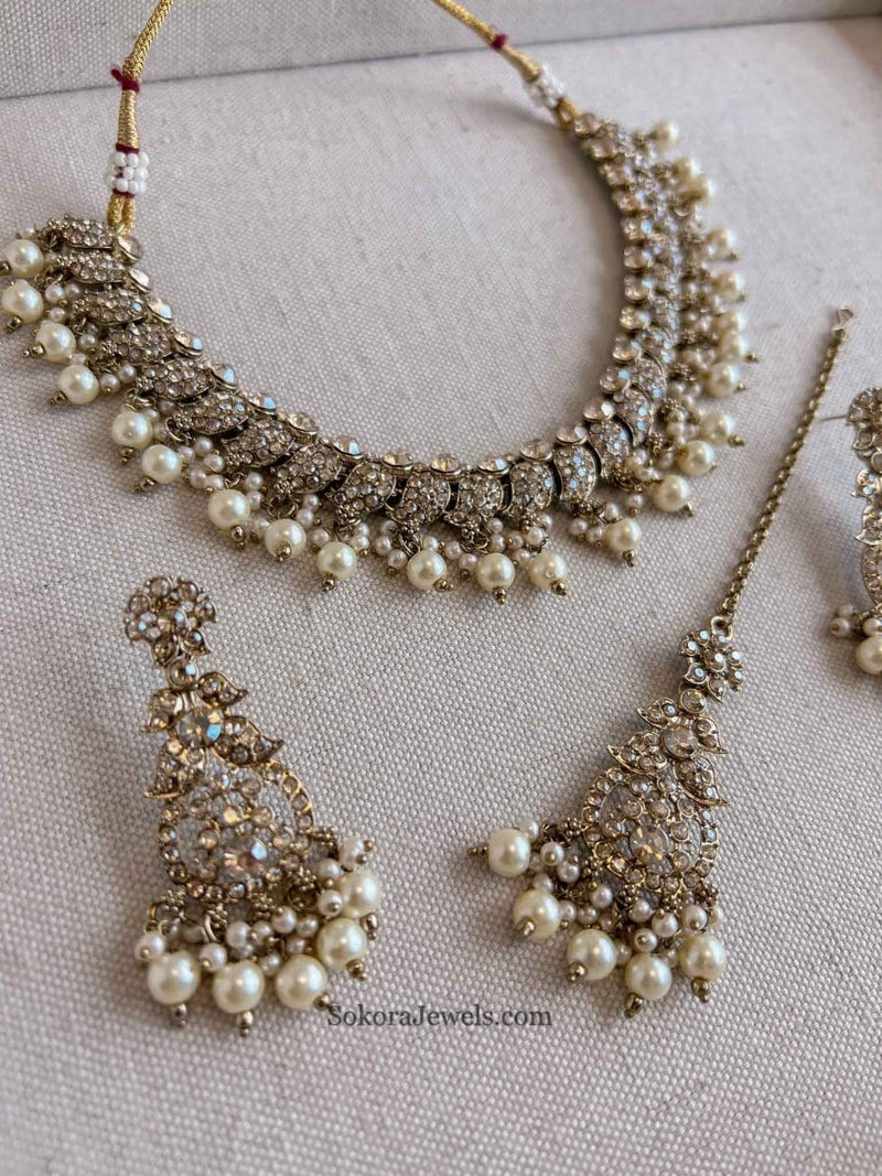 Aiza Golden Necklace Set - SOKORA JEWELSAiza Golden Necklace Set