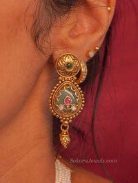 Ameera Light Green Kundan Choker Set - SOKORA JEWELSAmeera Light Green Kundan Choker Set