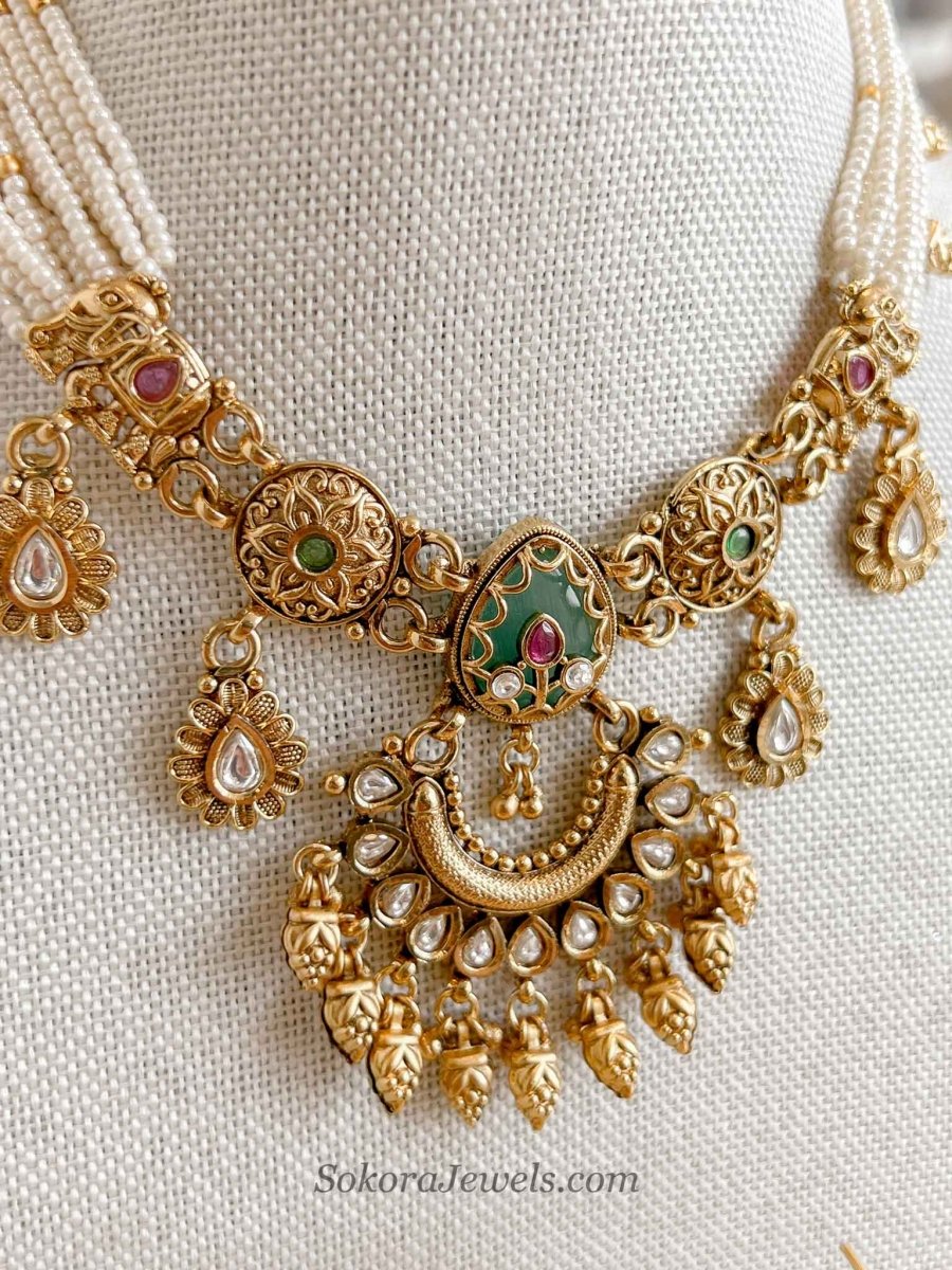 Ameera Light Green Kundan Choker Set - SOKORA JEWELSAmeera Light Green Kundan Choker Set