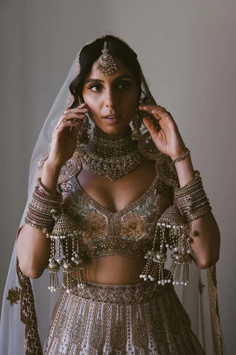 Amelia V-Shape Bridal Necklace Set - SOKORA JEWELSAmelia V-Shape Bridal Necklace Setnecklace sets