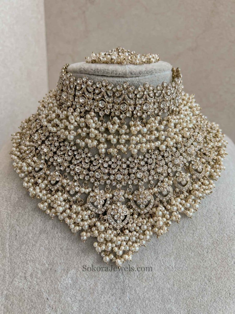 Amelia V - Shape Bridal Set - SOKORA JEWELSAmelia V - Shape Bridal Setnecklace sets