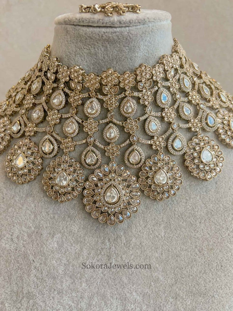Amika Large Kundan Drop Bridal Necklace Set - SOKORA JEWELSAmika Large Kundan Drop Bridal Necklace Set
