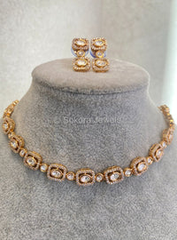 Amunet Simple Kundan Set - SOKORA JEWELSAmunet Simple Kundan SetNECKLACE SETS