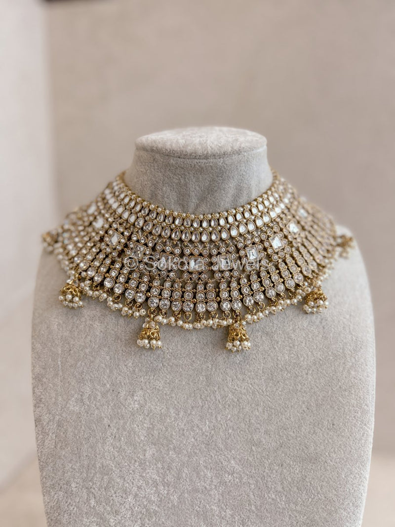 Antique Gold and Clear Necklace - SOKORA JEWELSAntique Gold and Clear NecklaceChoker Sets