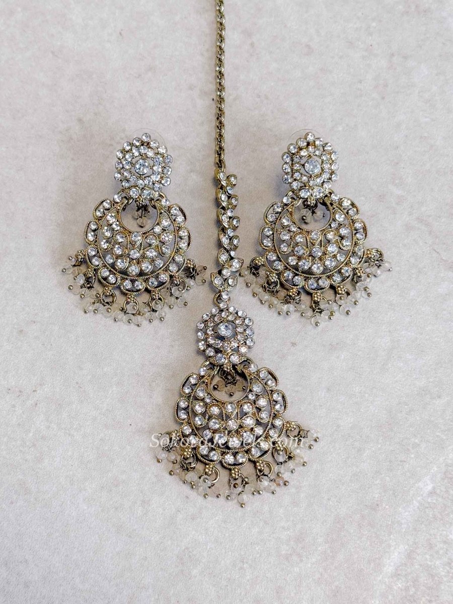 Antique Gold Beaded Earrings & Tikka Set - SOKORA JEWELSAntique Gold Beaded Earrings & Tikka Set