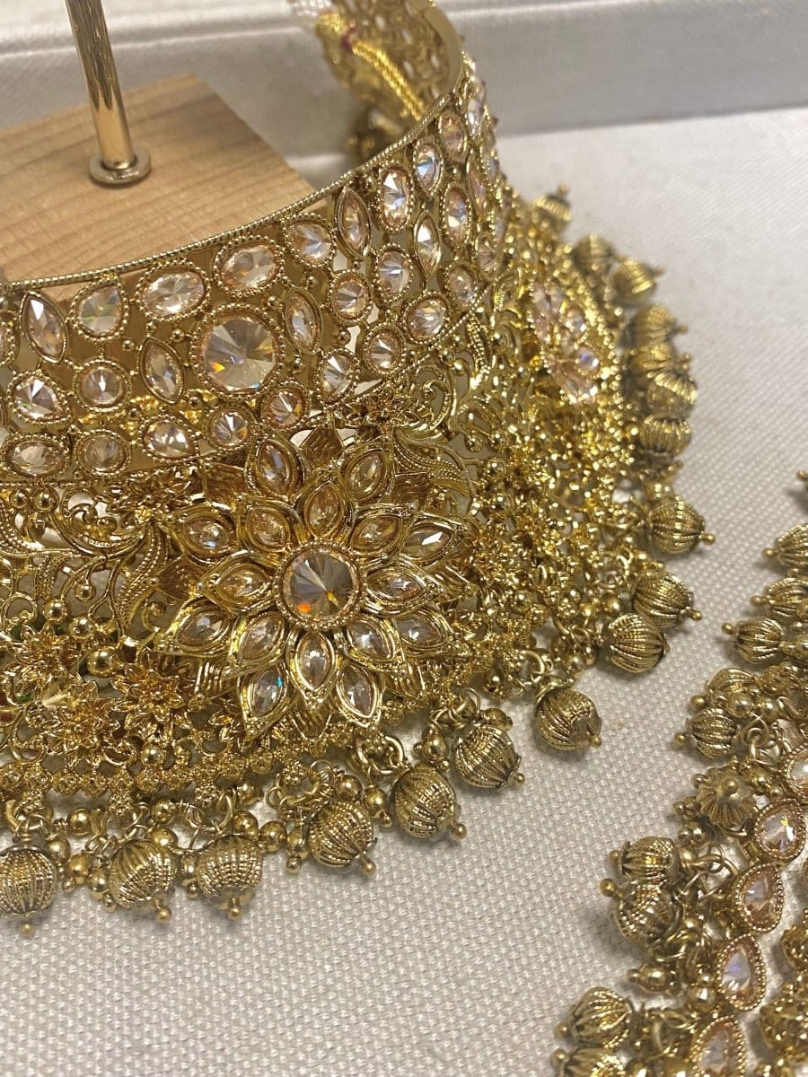 Antique Gold Bridal Necklace Set - Golden - SOKORA JEWELSAntique Gold Bridal Necklace Set - Golden