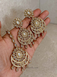 Antique Gold Clear Earrings & Tikka Set - SOKORA JEWELSAntique Gold Clear Earrings & Tikka Set