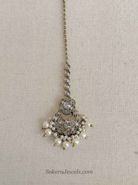 Antique Gold Crystal & Pearl Drop Maang Tikka - SOKORA JEWELSAntique Gold Crystal & Pearl Drop Maang Tikka
