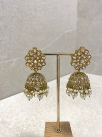 Antique Gold Earring and Tikka set - SOKORA JEWELSAntique Gold Earring and Tikka set