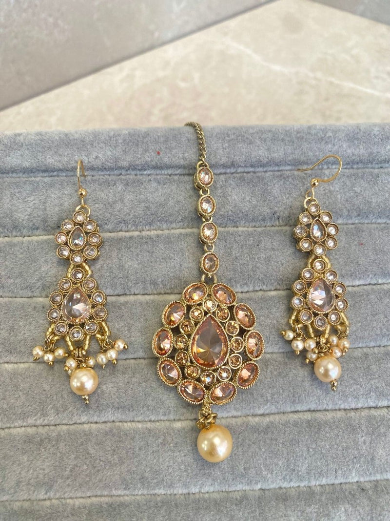Antique Gold Earring and Tikka set - SOKORA JEWELSAntique Gold Earring and Tikka set