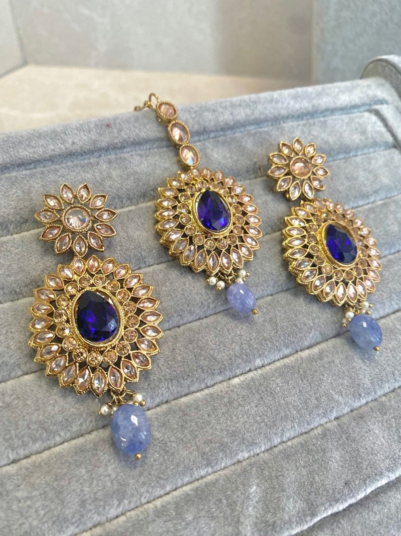 Antique Gold Earring and Tikka set - SOKORA JEWELSAntique Gold Earring and Tikka set