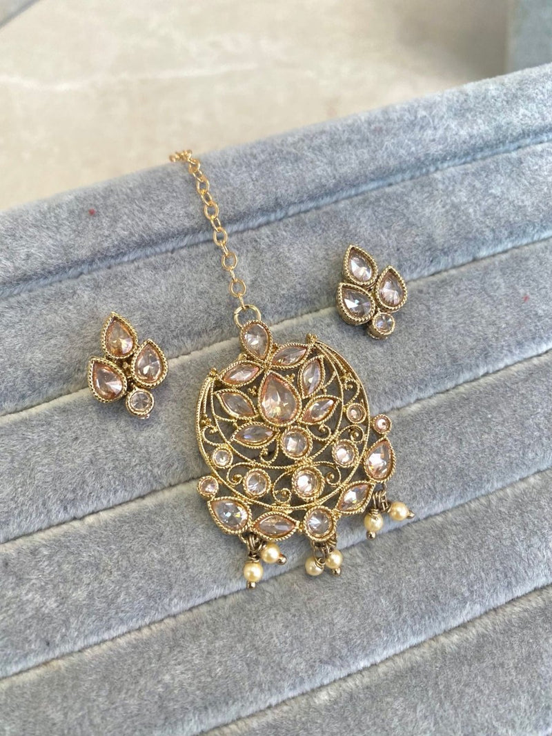 Antique Gold Earring and Tikka set - SOKORA JEWELSAntique Gold Earring and Tikka set