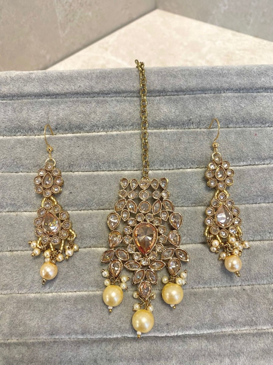 Antique Gold Earring & Tikka - SOKORA JEWELSAntique Gold Earring & Tikka