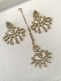 Antique Gold Earring & Tikka Set - SOKORA JEWELSAntique Gold Earring & Tikka Set