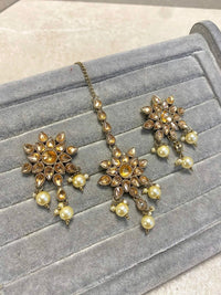 Antique Gold Earring & Tikka Set - SOKORA JEWELSAntique Gold Earring & Tikka Set