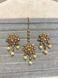 Antique Gold Earring & Tikka Set - SOKORA JEWELSAntique Gold Earring & Tikka Set