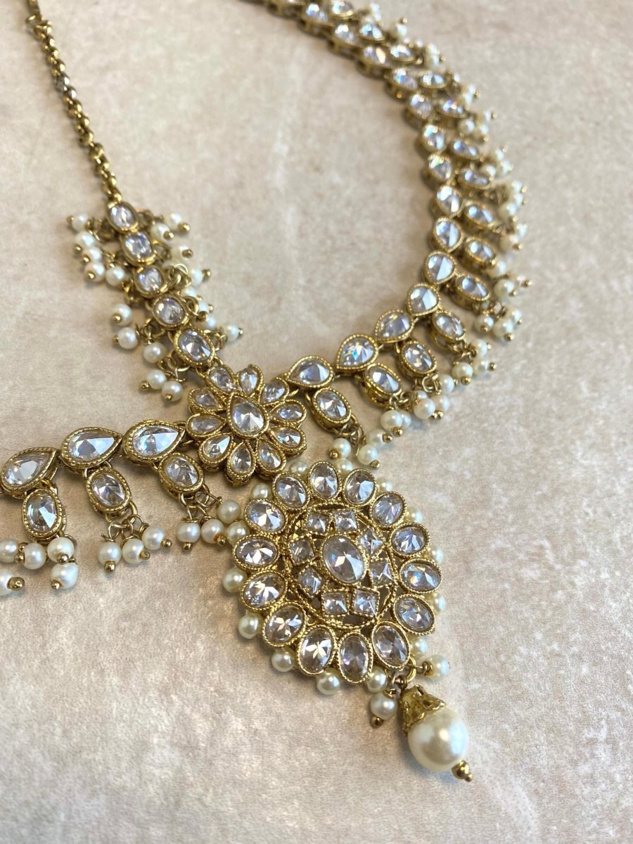 Antique Gold Mathapatti - Clear - SOKORA JEWELSAntique Gold Mathapatti - Clear