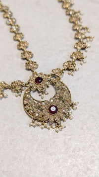 Antique Gold Mathapatti - Maroon - SOKORA JEWELSAntique Gold Mathapatti - Maroon