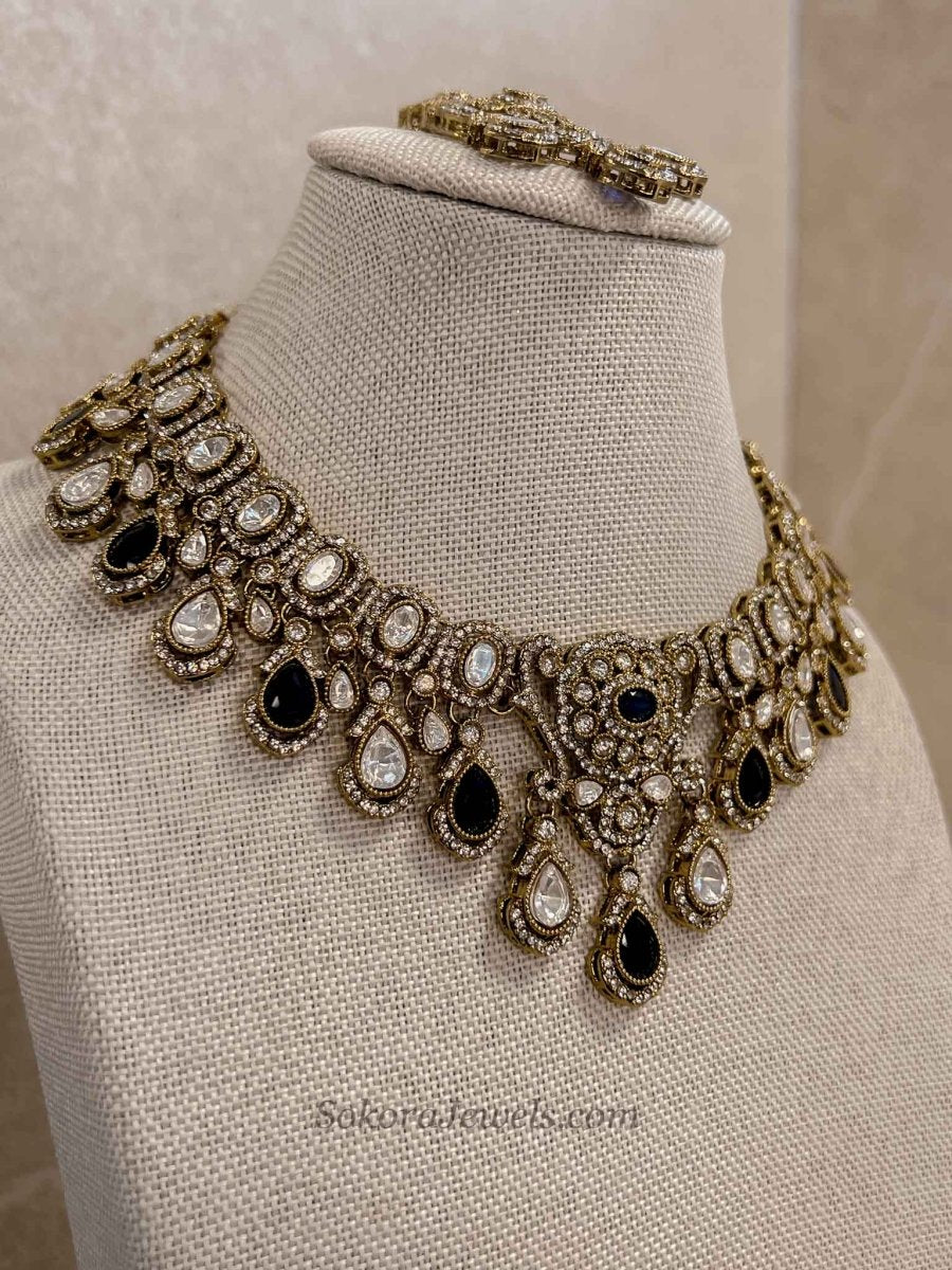 Antique Gold-Tone Kundan Necklace set - SOKORA JEWELSAntique Gold-Tone Kundan Necklace setNECKLACE SETS