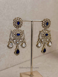 Antique Gold-Tone Kundan Necklace set - SOKORA JEWELSAntique Gold-Tone Kundan Necklace setNECKLACE SETS