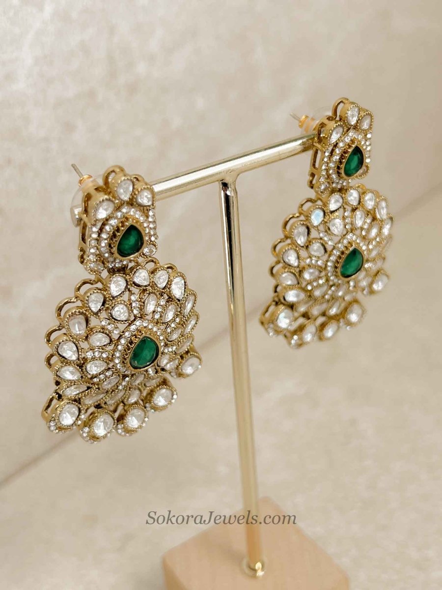 Antique Gold-Tone Kundan Necklace set - SOKORA JEWELSAntique Gold-Tone Kundan Necklace setNECKLACE SETS