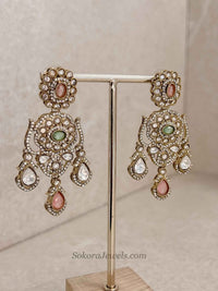 Antique Gold-Tone Kundan Necklace set - SOKORA JEWELSAntique Gold-Tone Kundan Necklace setNECKLACE SETS