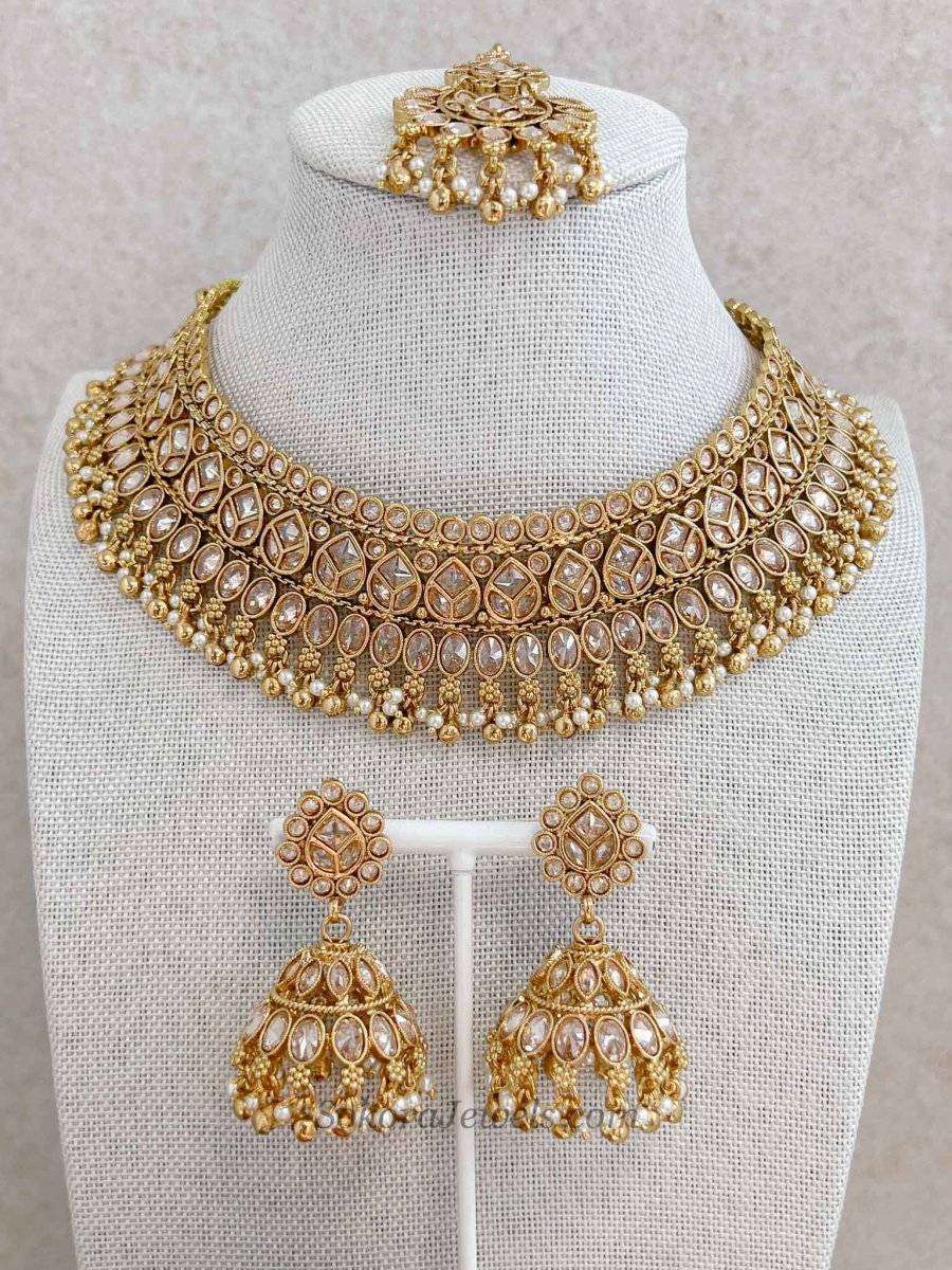 Anvika Champagne Kundan Choker Set – Indian Wedding Jewellery - SOKORA JEWELSAnvika Champagne Kundan Choker Set – Indian Wedding Jewellery
