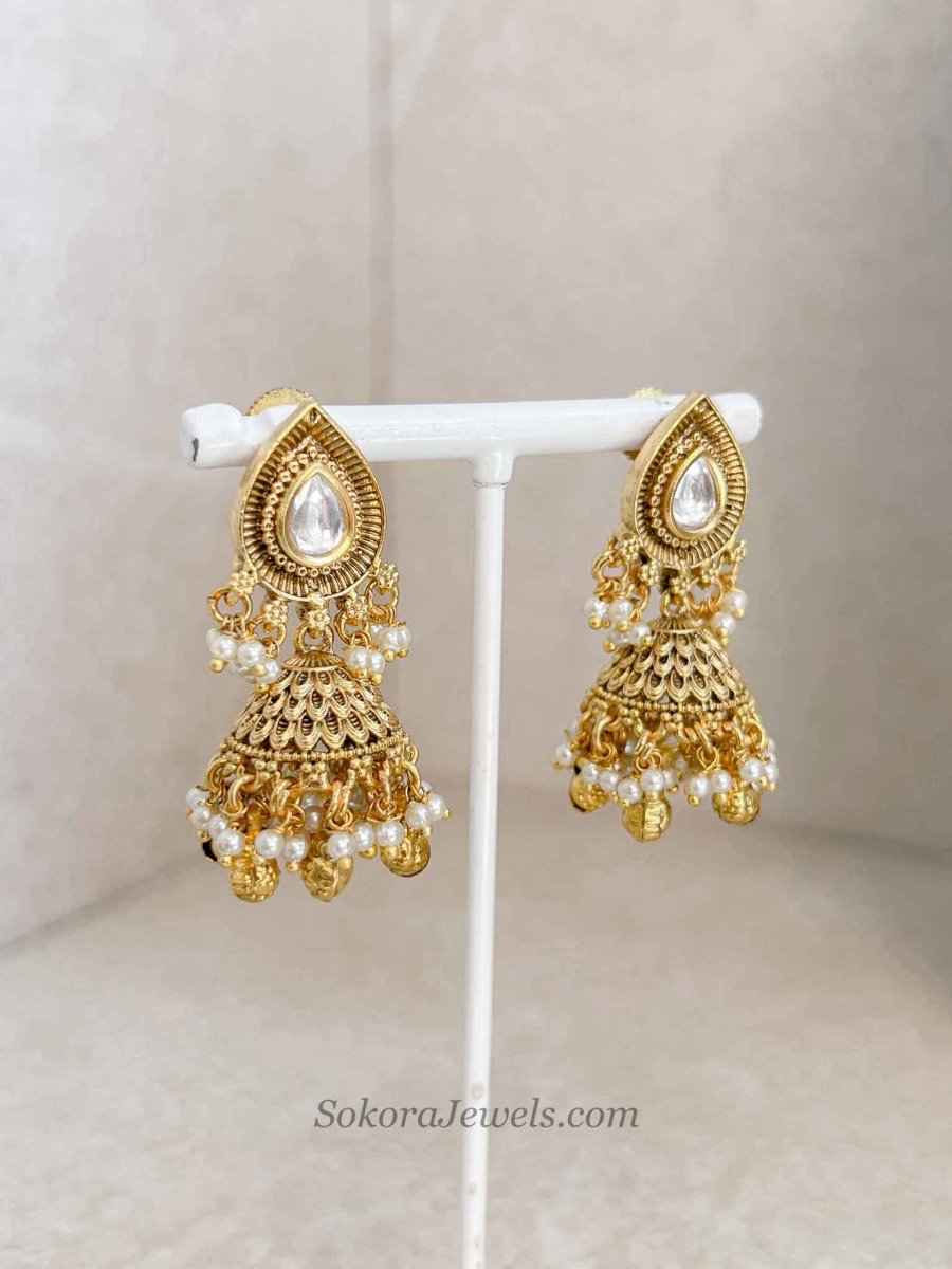 Chand Pendant Gold Kundan Necklace Set – Indian Wedding Guest Jewellery - SOKORA JEWELSChand Pendant Gold Kundan Necklace Set – Indian Wedding Guest JewelleryNECKLACE SETS
