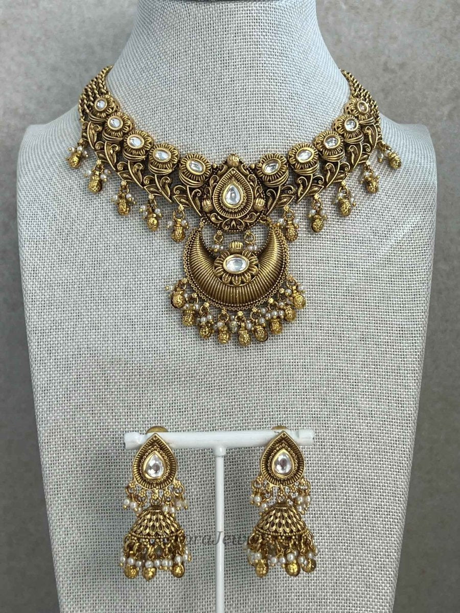 Chand Pendant Gold Kundan Necklace Set – Indian Wedding Guest Jewellery - SOKORA JEWELSChand Pendant Gold Kundan Necklace Set – Indian Wedding Guest JewelleryNECKLACE SETS