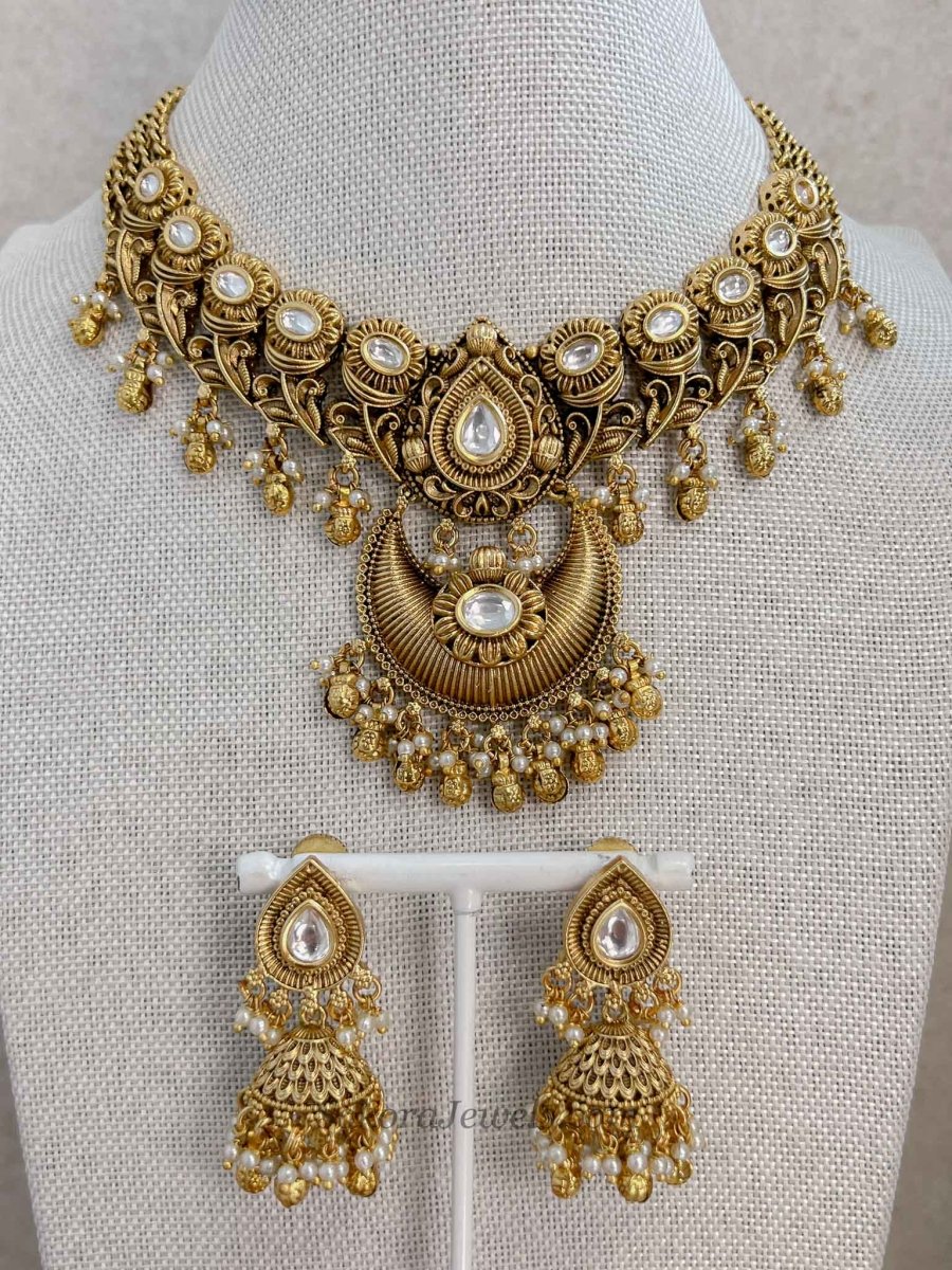 Chand Pendant Gold Kundan Necklace Set – Indian Wedding Guest Jewellery - SOKORA JEWELSChand Pendant Gold Kundan Necklace Set – Indian Wedding Guest JewelleryNECKLACE SETS