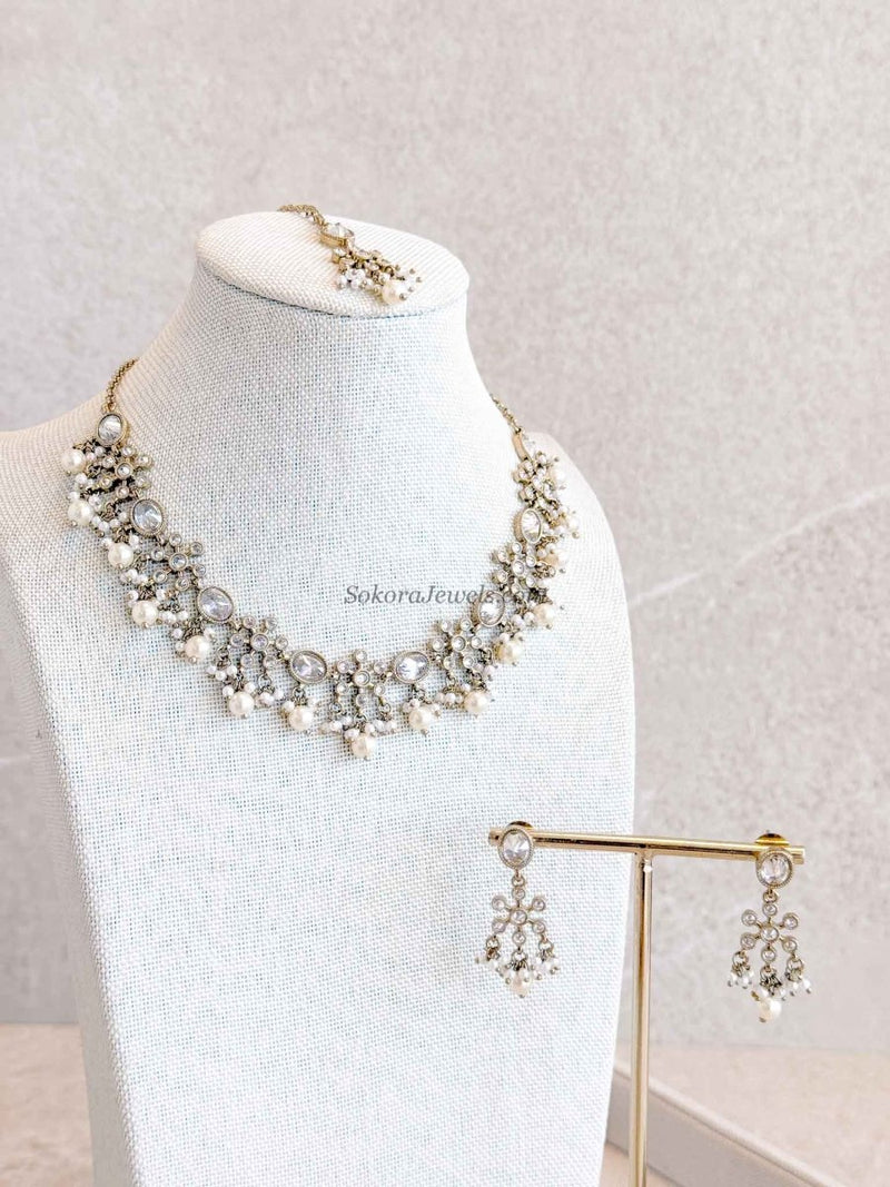 Dainty Floral Crystal & Antique Gold Necklace Set - SOKORA JEWELSDainty Floral Crystal & Antique Gold Necklace Set