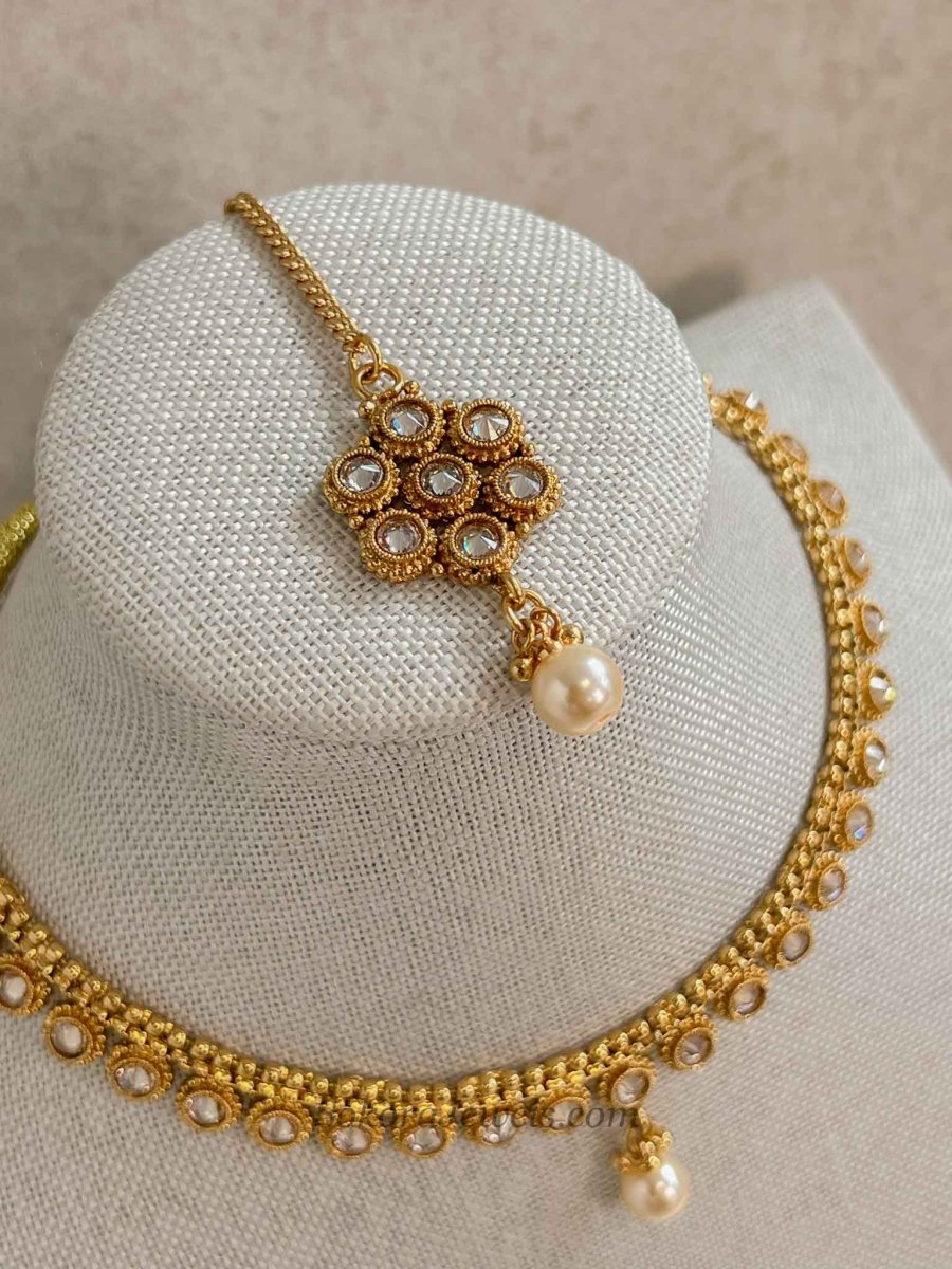 Dainty Gold Kundan Necklace Set – Indian Wedding Guest Jewellery - SOKORA JEWELSDainty Gold Kundan Necklace Set – Indian Wedding Guest JewelleryNECKLACE SETS