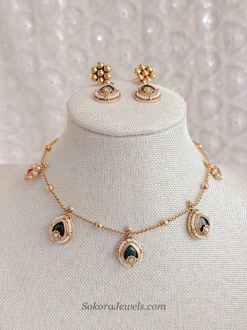 Dainty Kundan Green Drop Set - SOKORA JEWELSDainty Kundan Green Drop Set