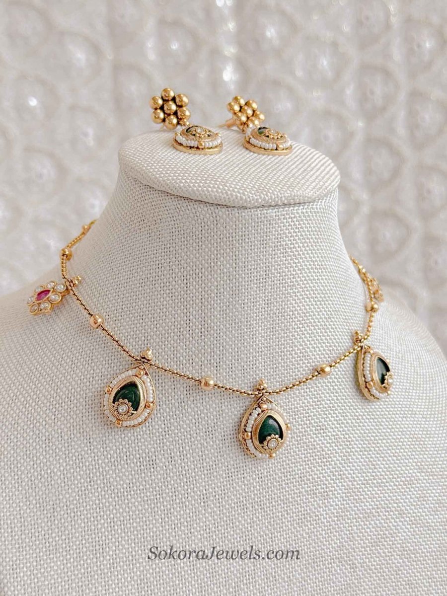 Dainty Kundan Green Drop Set - SOKORA JEWELSDainty Kundan Green Drop Set